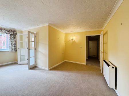 1 bedroom Apartment for sale in Swan Court, Banbury Rd, Stratford-upon-Avon, CV37