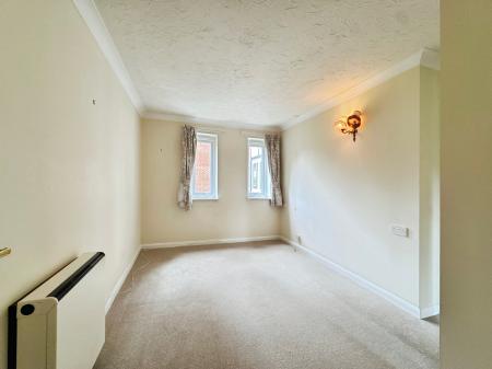 1 bedroom Apartment for sale in Swan Court, Banbury Rd, Stratford-upon-Avon, CV37