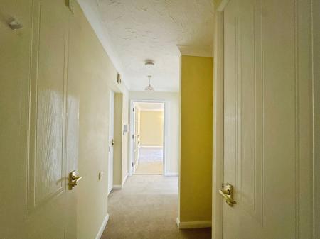 1 bedroom Apartment for sale in Swan Court, Banbury Rd, Stratford-upon-Avon, CV37