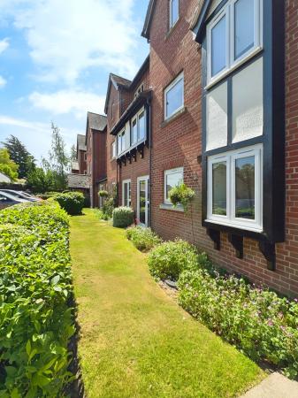 1 bedroom Apartment for sale in Swan Court, Banbury Rd, Stratford-upon-Avon, CV37