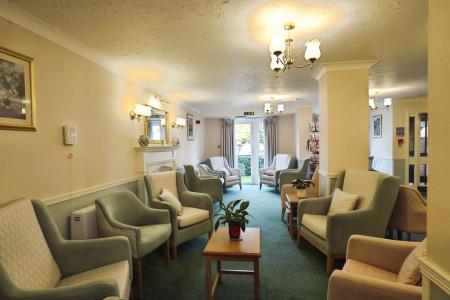 1 bedroom Apartment for sale in Swan Court, Banbury Rd, Stratford-upon-Avon, CV37