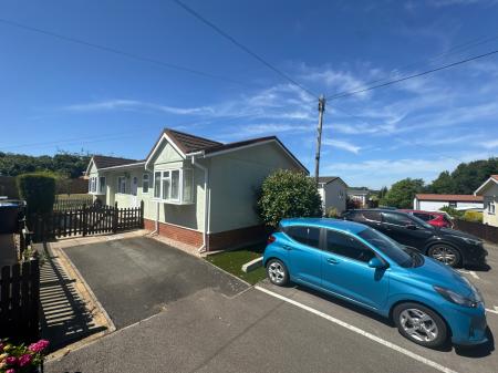 2 bedroom Park home for sale in Hunt Hall Lane, Welford-on-Avon, CV37