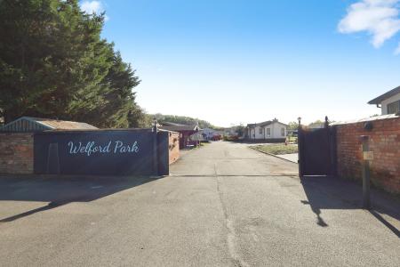 2 bedroom Park home for sale in Welford Park, Barton Road, Stratford-upon-Avon, CV37