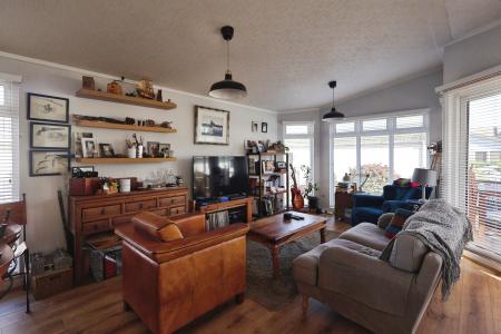 2 bedroom Park home for sale in Welford Park, Barton Road, Stratford-upon-Avon, CV37