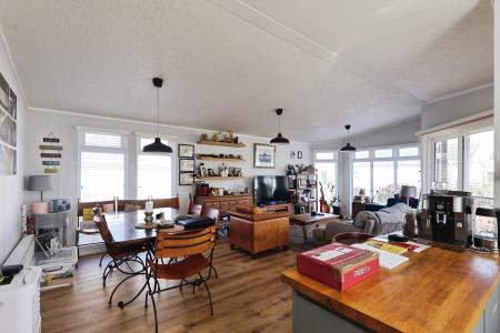 2 bedroom Park home for sale in Welford Park, Barton Road, Stratford-upon-Avon, CV37