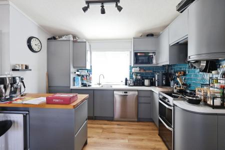 2 bedroom Park home for sale in Welford Park, Barton Road, Stratford-upon-Avon, CV37