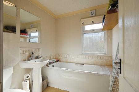 2 bedroom Park home for sale in Welford Park, Barton Road, Stratford-upon-Avon, CV37