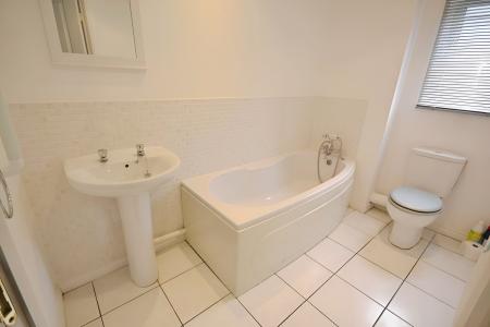 2 bedroom Ground floor maisonette to let in Congreve Way, Stratford-upon-Avon, CV37