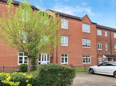 2 bedroom Ground floor maisonette to let in Congreve Way, Stratford-upon-Avon, CV37