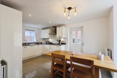 3 bedroom Detached house for sale in Roebuck Road, Bishopton, Stratford-upon-Avon, CV37