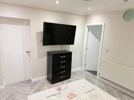 1 bedroom Semi-detached house to let in Windsor Road Rowley Regis