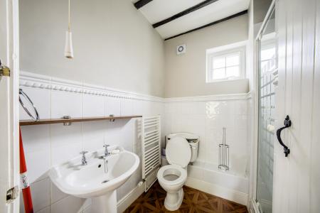 3 bedroom Detached house to let in Wolverton, Snitterfield, Stratford-upon-Avon, CV37