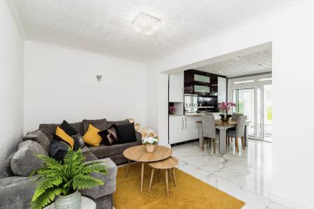 8 bedroom Semi-detached house to let in Pool Lane, Oldbury, B69