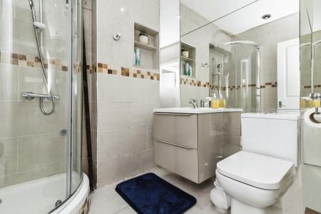 8 bedroom Semi-detached house to let in Pool Lane, Oldbury, B69