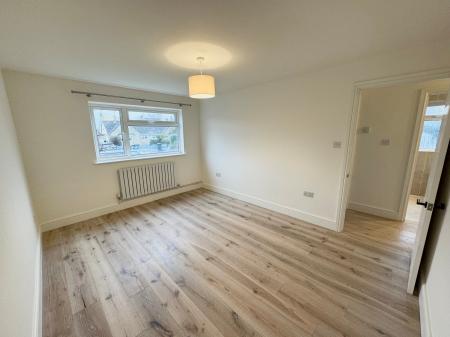 3 bedroom Semi-detached house to let in Roman Way, Cheltenham, bourton on the water, GL54
