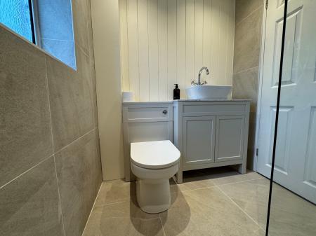3 bedroom Semi-detached house to let in Roman Way, Cheltenham, bourton on the water, GL54