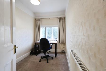 4 bedroom Detached house to let in Grove Road, Central, Stratford-upon-Avon, CV37