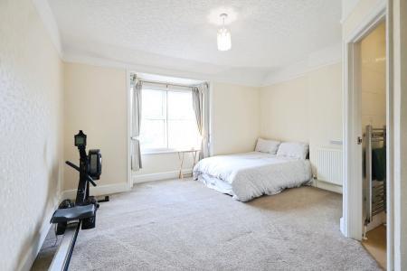 4 bedroom Detached house to let in Grove Road, Central, Stratford-upon-Avon, CV37