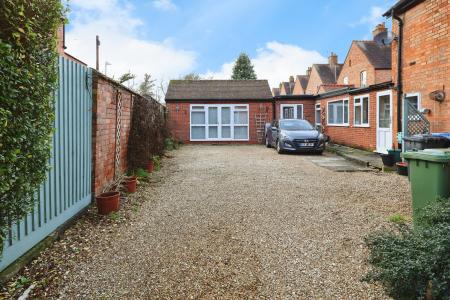 4 bedroom Detached house to let in Grove Road, Central, Stratford-upon-Avon, CV37