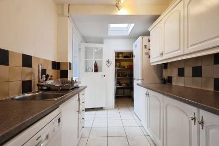 4 bedroom Detached house to let in Grove Road, Central, Stratford-upon-Avon, CV37