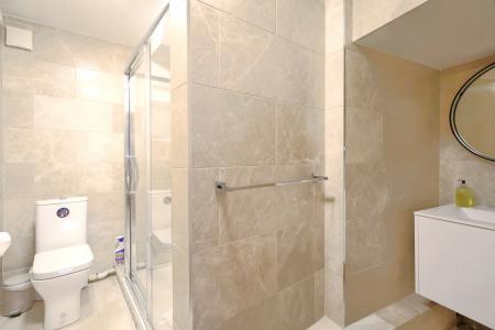 2 bedroom Flat to let in High Street, Central, Stratford-upon-Avon, CV37