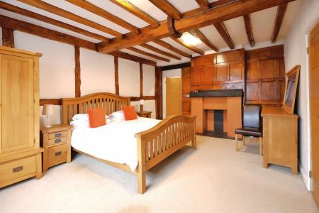 2 bedroom Flat to let in High Street, Central, Stratford-upon-Avon, CV37