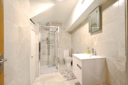 2 bedroom Flat to let in High Street, Central, Stratford-upon-Avon, CV37