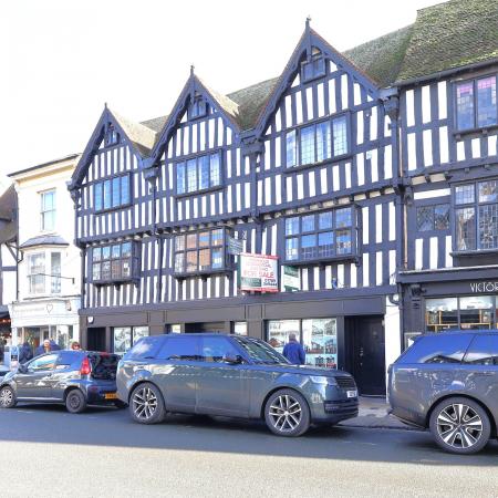 2 bedroom Flat to let in High Street, Central, Stratford-upon-Avon, CV37