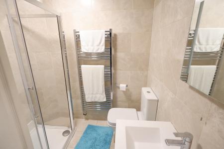 2 bedroom Flat to let in High Street, Central, Stratford-upon-Avon, CV37