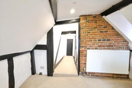 2 bedroom Flat to let in High Street, Central, Stratford-upon-Avon, CV37