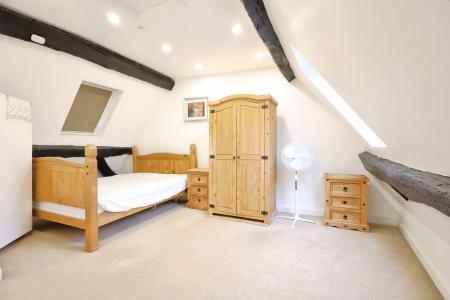 2 bedroom Flat to let in High Street, Central, Stratford-upon-Avon, CV37