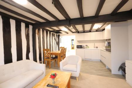 1 bedroom Flat to let in High street, Central, Stratford-upon-Avon, CV37