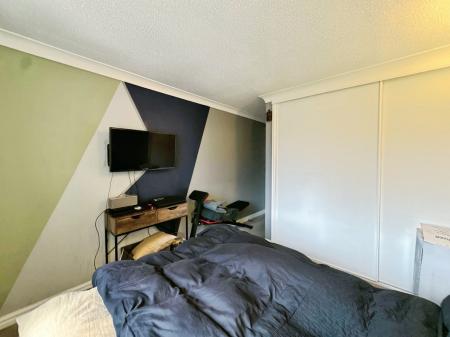 2 bedroom Flat for sale in Devere Court, Clopton Road, Stratford-upon-Avon, CV37