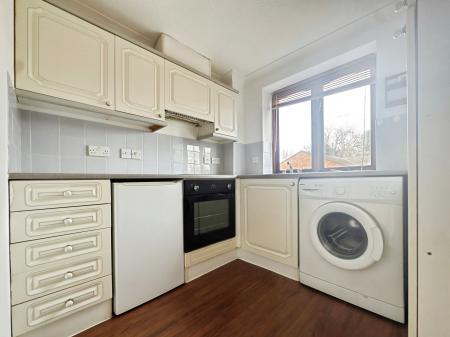 2 bedroom Flat for sale in Devere Court, Clopton Road, Stratford-upon-Avon, CV37