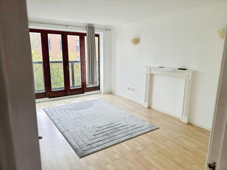 2 bedroom Flat for sale in Devere Court, Clopton Road, Stratford-upon-Avon, CV37