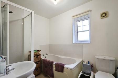2 bedroom Flat for sale in Corelli Close, Stratford-upon-Avon, CV37