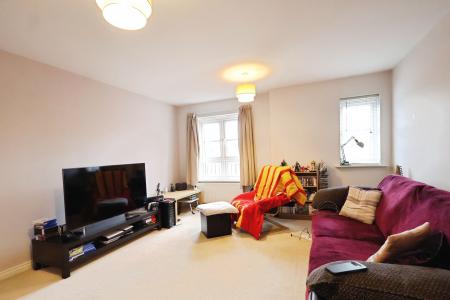 2 bedroom Flat for sale in Corelli Close, Stratford-upon-Avon, CV37