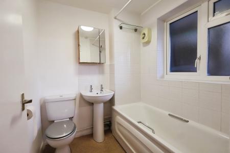 1 bedroom Flat to let in Woodman Court, Stratford-upon-Avon, CV37