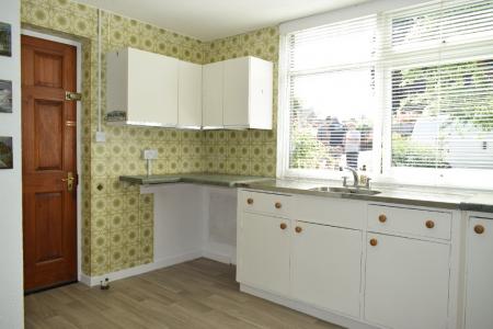 2 bedroom Bungalow to let in Oversley Green, Alcester, B49