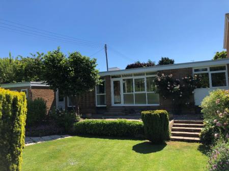 2 bedroom Bungalow to let in Oversley Green, Alcester, B49