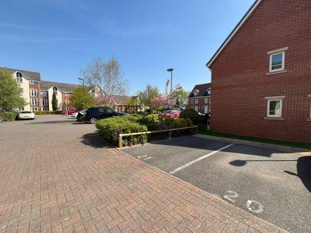 1 bedroom Flat for sale in Cordelia Close, Stratford-upon-Avon, CV37