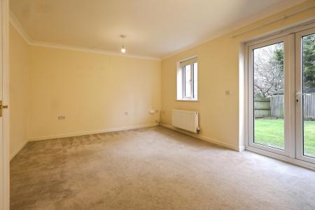 4 bedroom Semi-detached house to let in Addison Drive, Stratford-upon-Avon, CV37