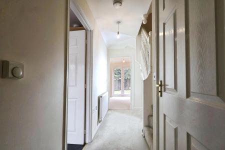 4 bedroom Semi-detached house to let in Addison Drive, Stratford-upon-Avon, CV37