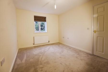 4 bedroom Semi-detached house to let in Addison Drive, Stratford-upon-Avon, CV37