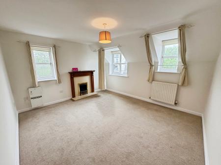 2 bedroom Flat to let in Birmingham Road, Stratford-upon-Avon, CV37