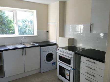 2 bedroom Flat to let in Victoria Close, Stratford-upon-Avon, CV37