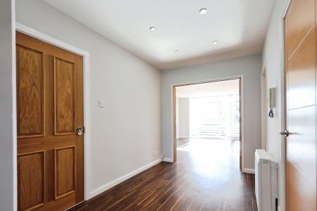 2 bedroom Flat to let in Mantua Court, Central, Stratford-upon-Avon, CV37