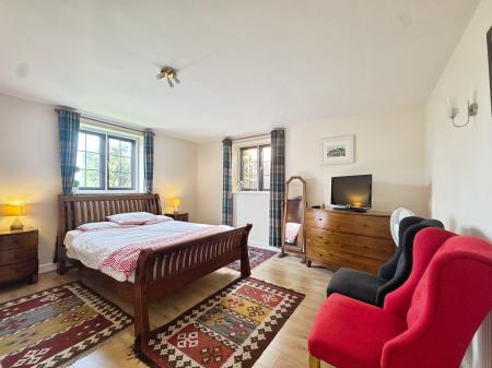 5 bedroom Detached house to let in Church Lane, Shottery, Stratford-upon-Avon, CV37