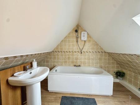 5 bedroom Detached house to let in Church Lane, Shottery, Stratford-upon-Avon, CV37