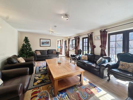 5 bedroom Detached house to let in Church Lane, Shottery, Stratford-upon-Avon, CV37
